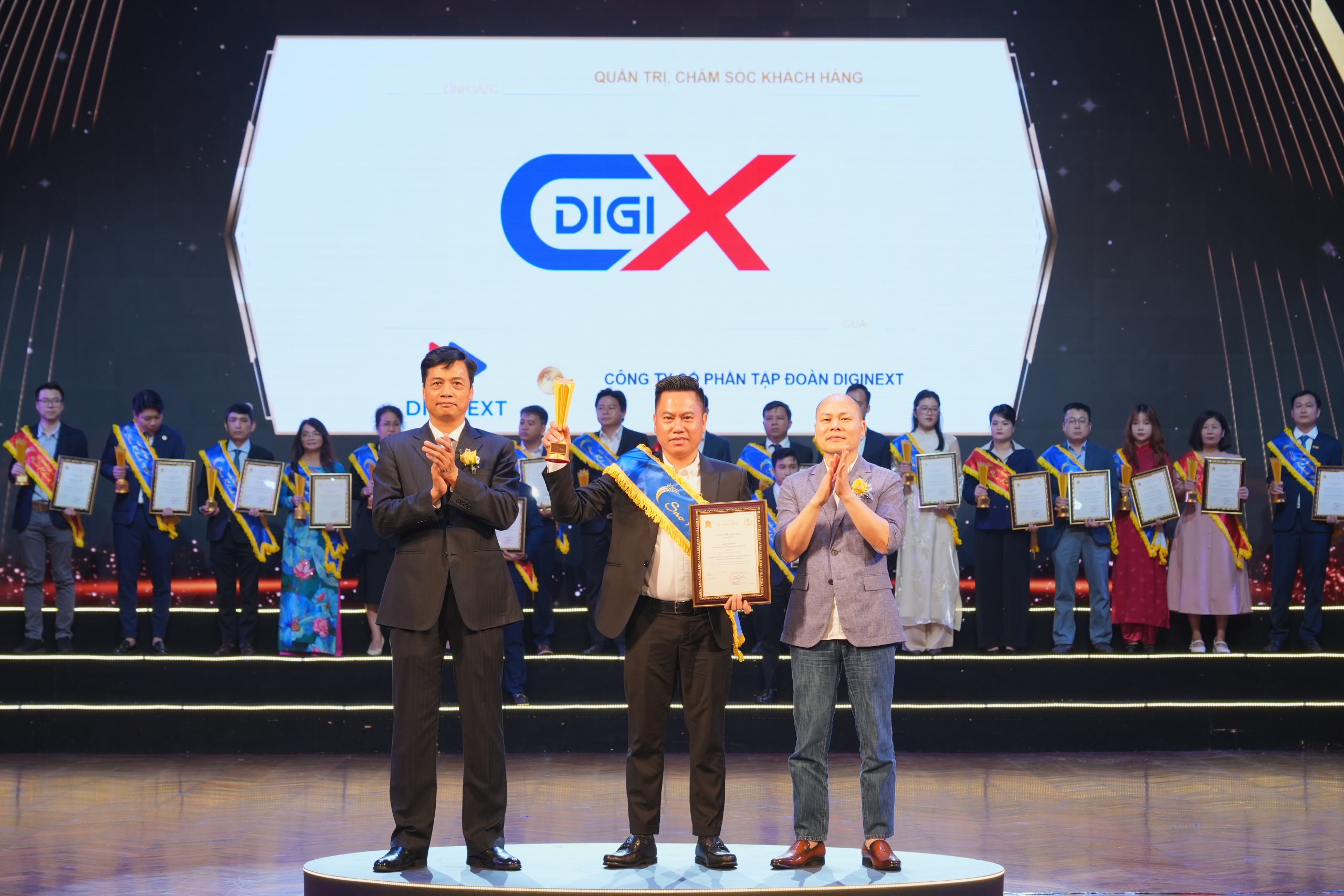 Chu-tich-Diginext-nha-giai-thuong-Sao-Khue-2025-tong-dai-DIGICX